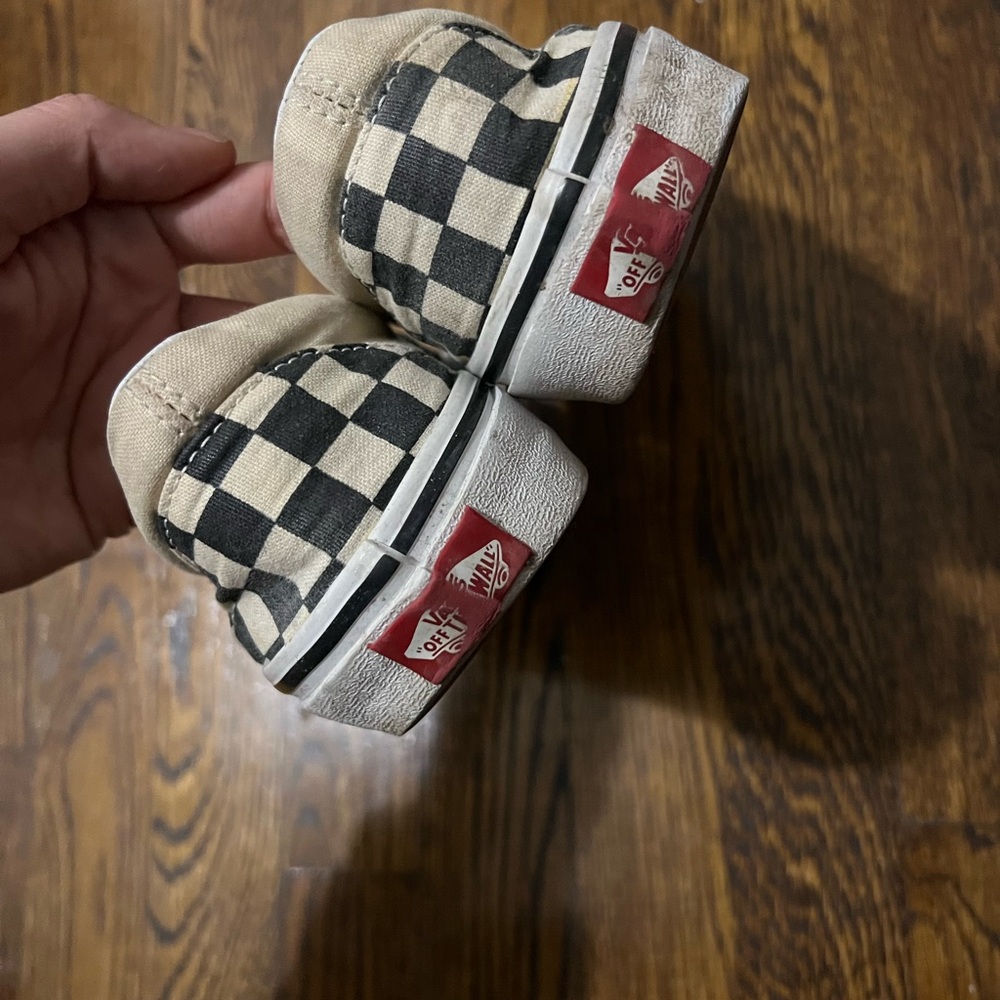 Checkered vans - Picture 3 of 4